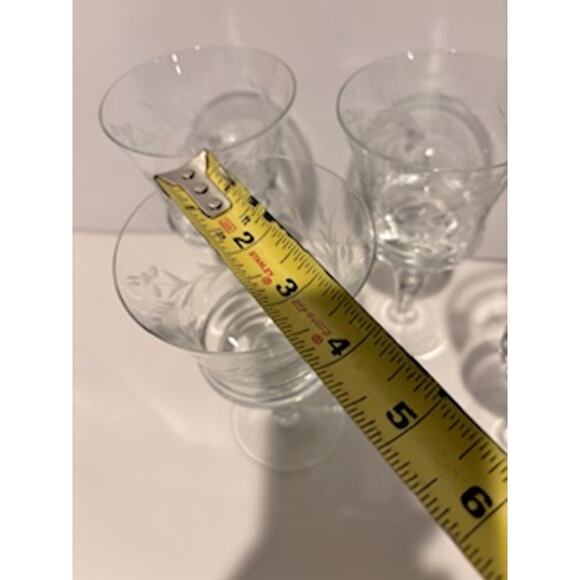 Set of 4 Vintage Etched Crystal Wine Glasses Elegant Stemware Cocktail READ - Picture 9 of 10
